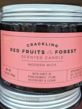 Trader Joe’s Red Fruits in the Forest scented candle 11.28oz 320g 45hr Burn Time